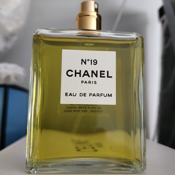 CHANEL N°19 EAU DE PARFUM SPRAY 100ML TESTER (No lid) - Picture 6 of 7
